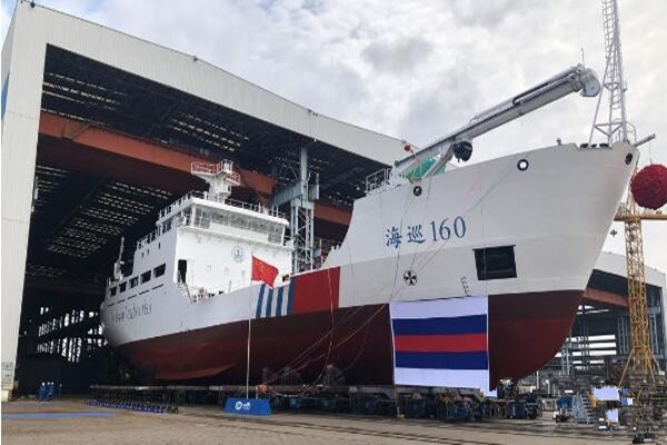 Jiangnan shipbuilding large-scale navigation ship launching